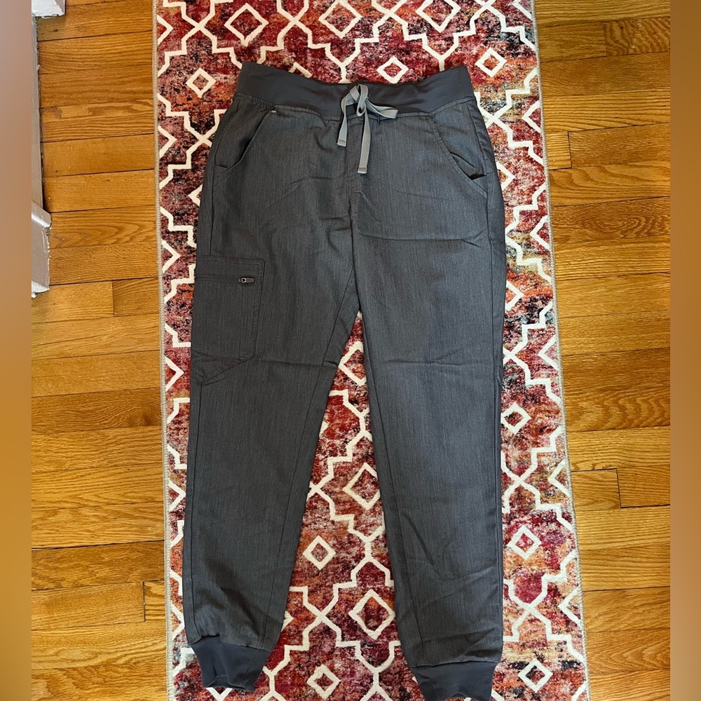 Figs Technical collection bottoms size small PO1669